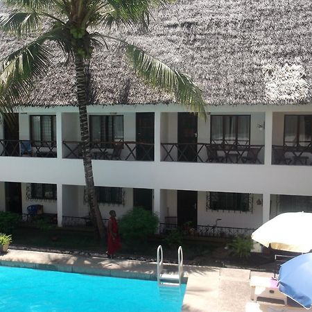 Papillon Garden Bar Villas Bamburi Exterior photo